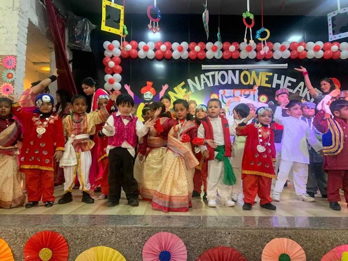 वार्षिकोत्सव में बच्चों ने दी रंगारंग प्रस्तुति